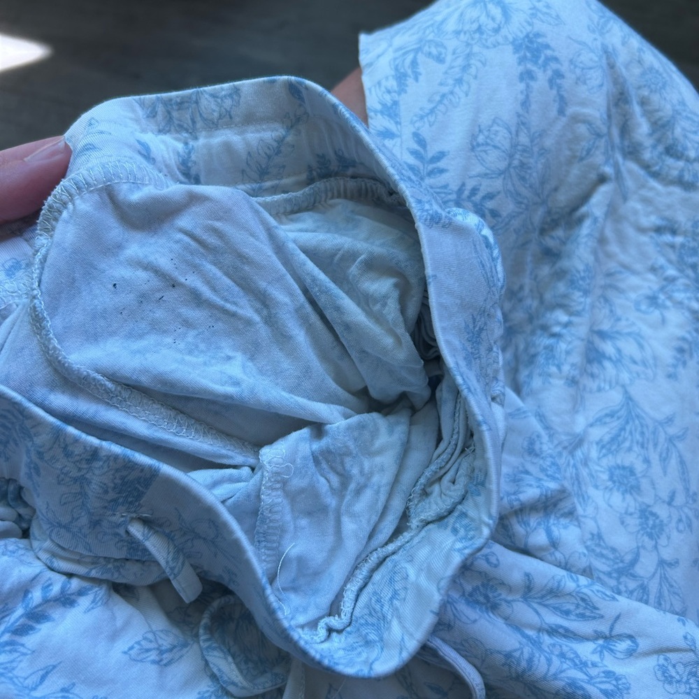 Cozy Earth White & Blue Floral Stretch Knit Long Sleeve Pajamas - Picture 5 of 7